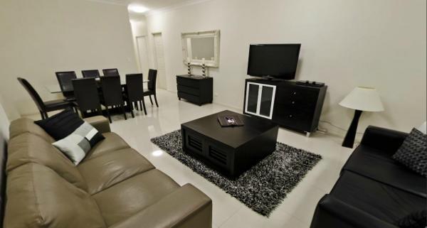 Astina Serviced Apartments - Central Penrith Room photo