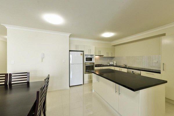 Astina Serviced Apartments - Central Penrith Room photo
