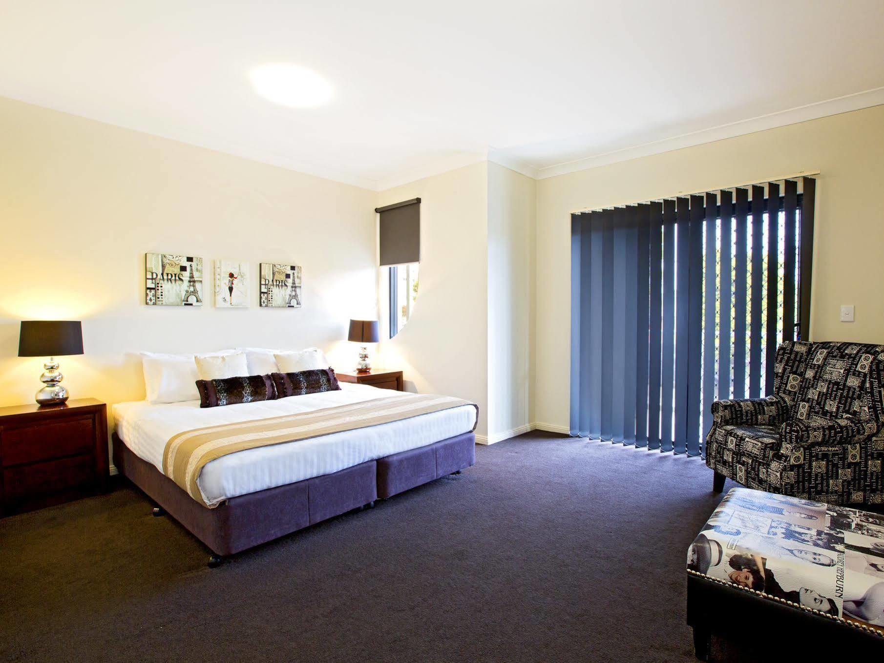 Astina Serviced Apartments - Central Penrith Exterior photo